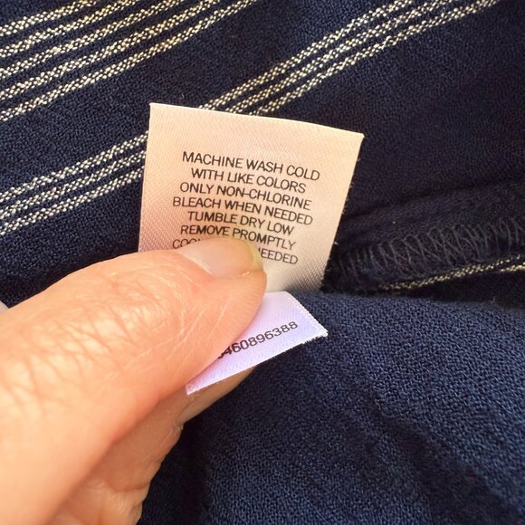 So blue and white striped collared long sleeve button down tie front shirt XL - Picture 9 of 9